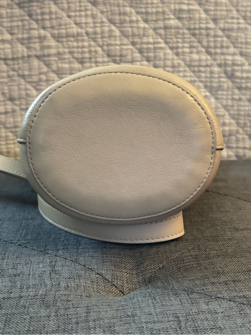 MANSUR GAVRIEL MINI ZIP BUCKET/CROSSBODY BAG AGLIO
in CAMEL - Picture 6 of 11